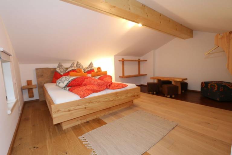 Apartment with pool — photo 5