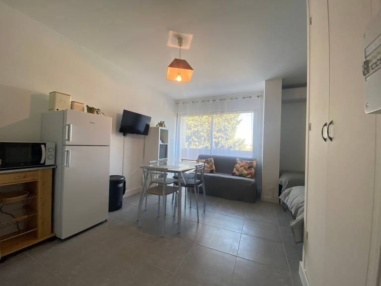Cozy apartment near the Thermal Baths in Balaruc-les-Bains — photo 3