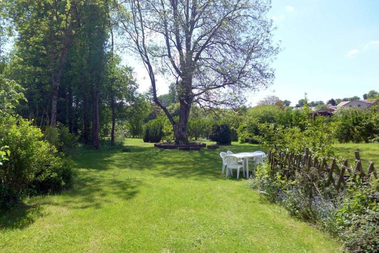 Gite with yard & patio | Pet-friendly — photo 4