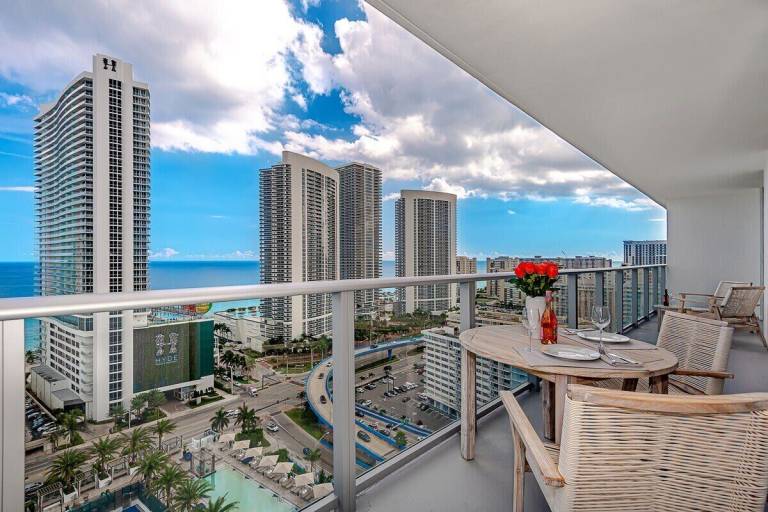 Apartment Hallandale Beach