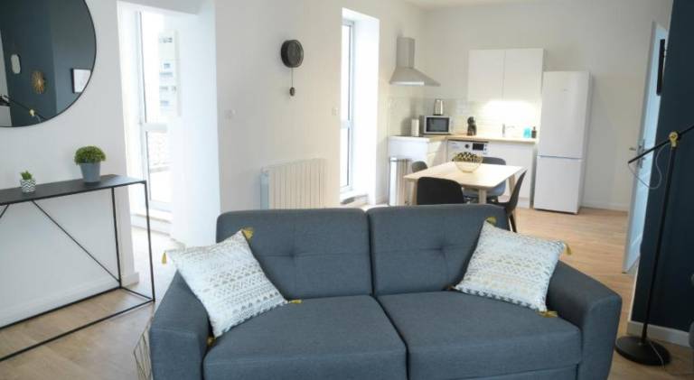 T2 de 55m2 avec toit terrasse, hyper centre, wifi, draps, savons et serviettes fournis — photo 2