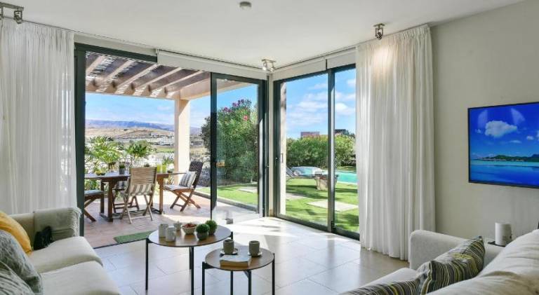 Villa with barbecue, private pool & terrace | Suitable for remote work — photo 2