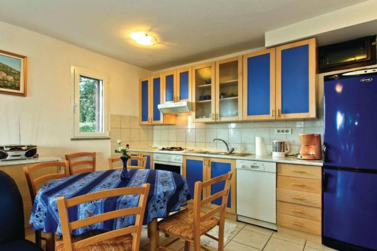 Vacation home with yard, grill & terrace | Sea view — photo 2