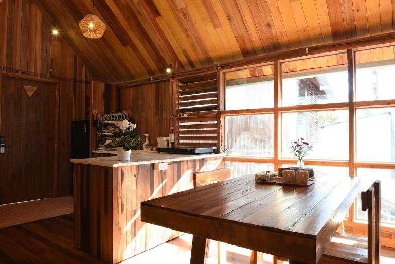 Lodge with terrace, yard & hot tub | Dogs allowed in Da Lat