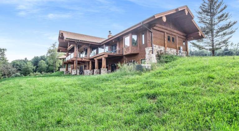 411 m&sup2; Ferienhaus