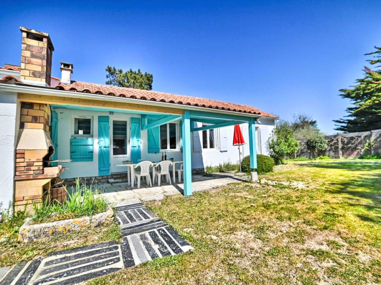 Vacation home with grill, patio & yard — photo 2