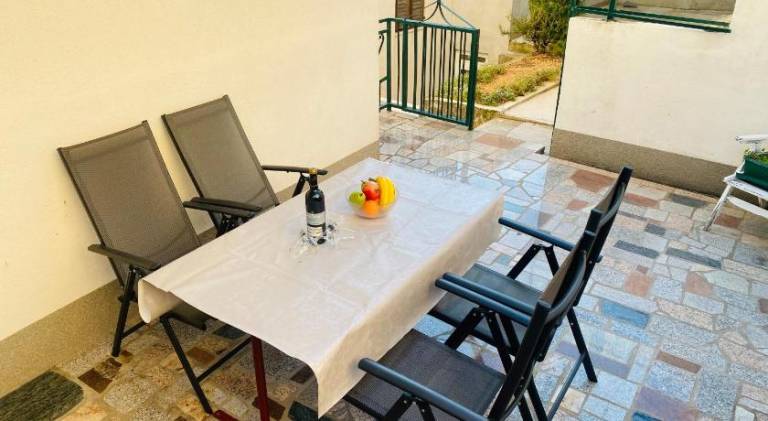 Holiday apartment with 2 rooms for 6 persons — photo 5