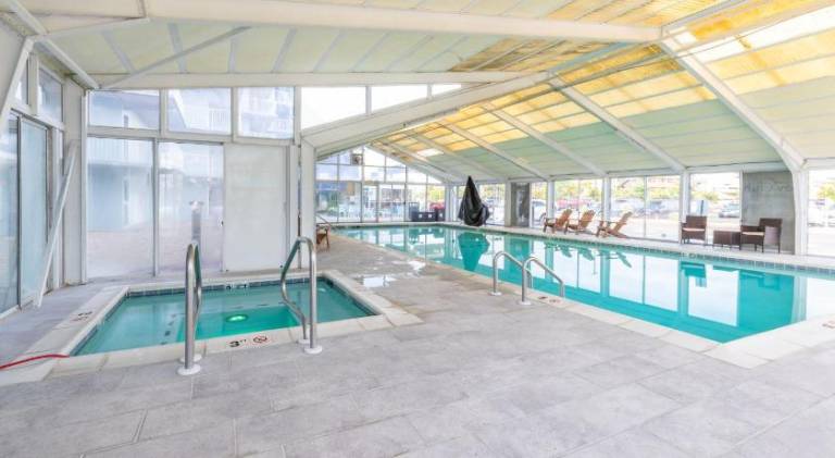 Big serviced apartment with jacuzzi & pool | Beach nearby | Pets are welcome — photo 2