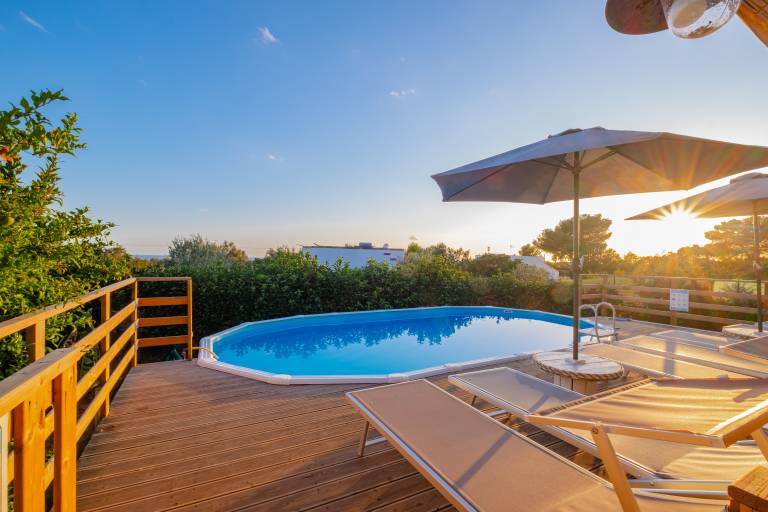 Fully equipped villa with private pool, yard & barbeque | Panoramic view | Pets allowed — photo 2