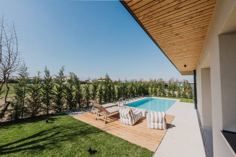 Villa with barbecue, terrace & private pool | Mountain view in Lazise