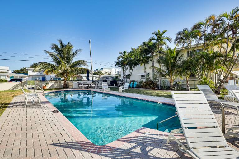 Waterfront Condo w Dock in Fort Lauderdale