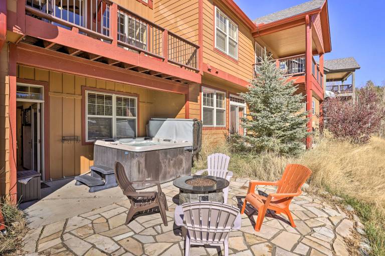 Gorgeous Fraser Townhome w/ Private Hot Tub! in Winter Park, CO