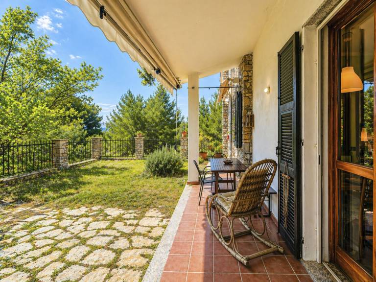 Vacation home with patio, yard & barbeque | Nature view | Pets allowed — photo 2