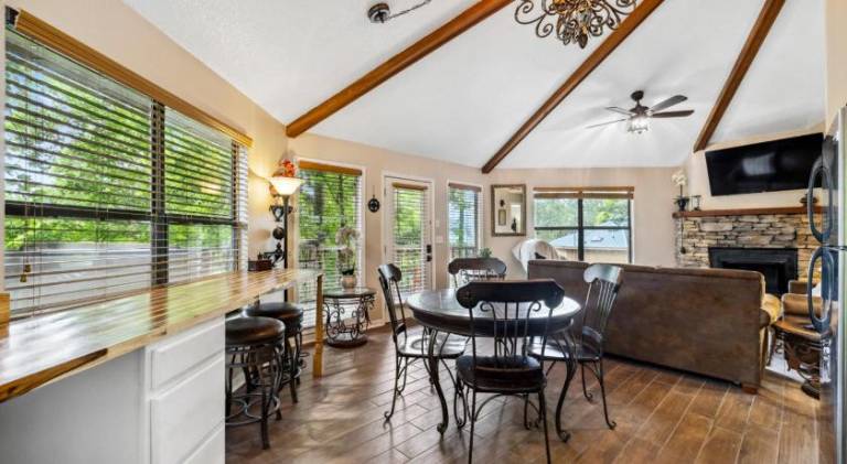 Wonderful vacation home with pool & jacuzzi | Suitable for remote work | Pet-friendly — photo 2
