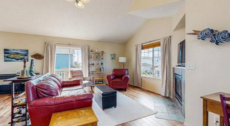 Dog-friendly home near the ocean with gas fireplace & partial water views — photo 2