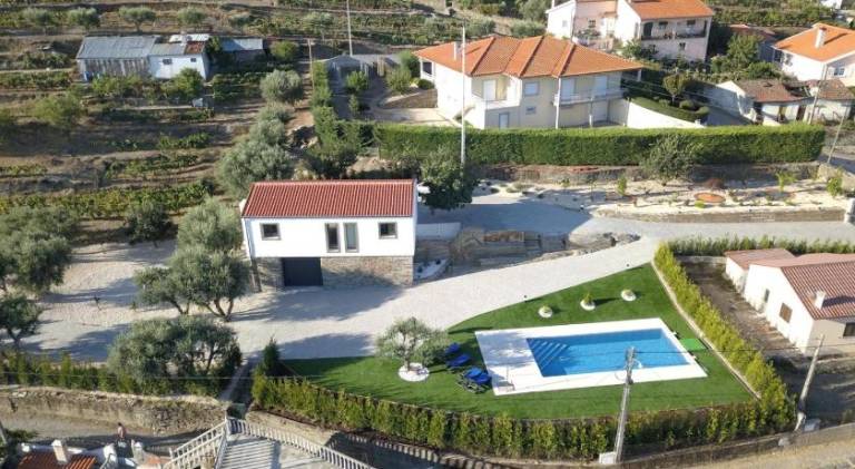 Vacation home with private pool, garden & barbecue — photo 5