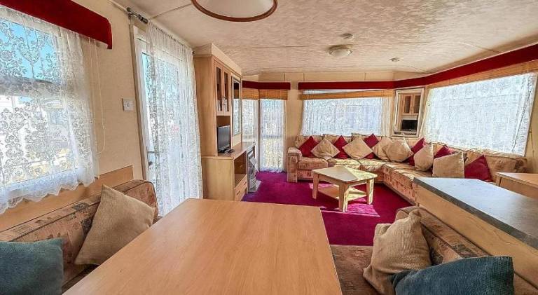 6 Berth Caravan For Hire At Lees Caravan Park In Hunstanton Ref 13006L — photo 3