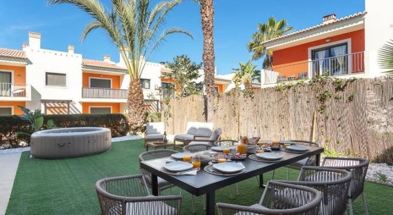 Villa with barbeque, pool & garden — photo 2