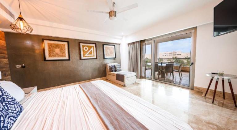 La Amada Rooftop Condo w Marina & Mangrove Views — photo 2