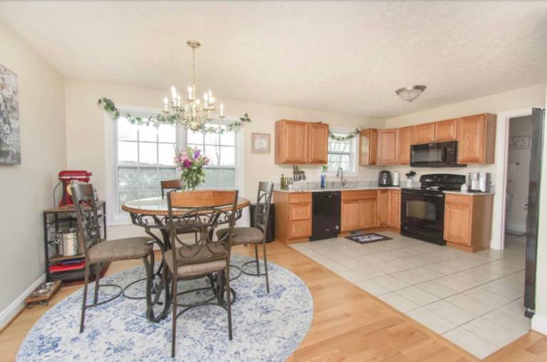 Children-friendly ample house with terrace, private pool & yard | Pets are welcome — photo 3