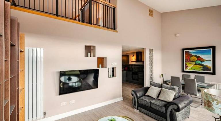 Great Value Luxury Apt in Belfast City Centre with parking — photo 2