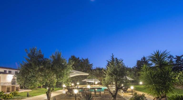 Family-friendly charming holiday apartment with yard, pool & terrace | Pets are welcome — photo 4