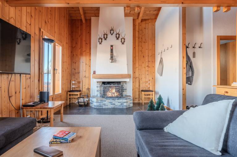 Lovely chalet with patio & garden | Pet-friendly — photo 2