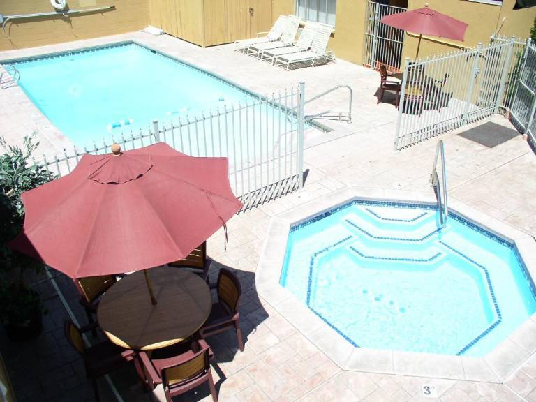 Metropolitan Inn — photo 4