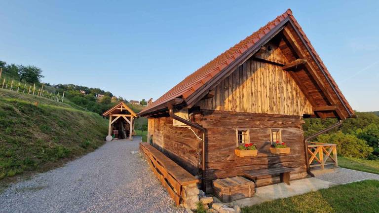 Apartma Mirna