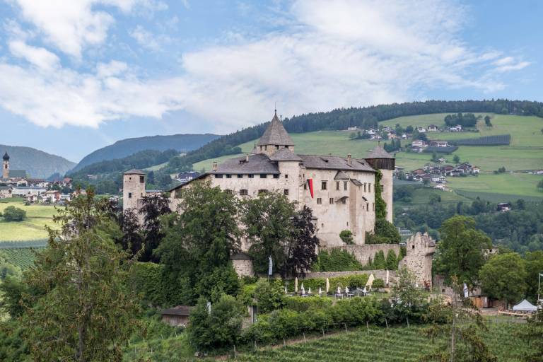 Apartment "Schlosshof Schneewittchen" with Mountain View, Balconies & Wi-Fi — photo 5