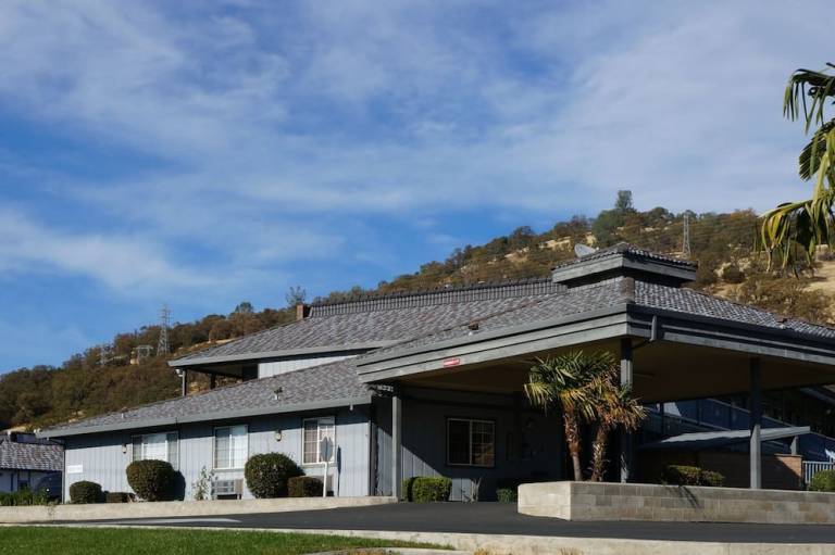 Lake Point Lodge