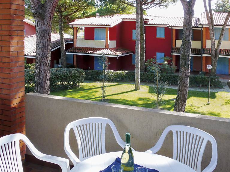 Holiday apartment with terrace, pool & garden | Pets are welcome — photo 5