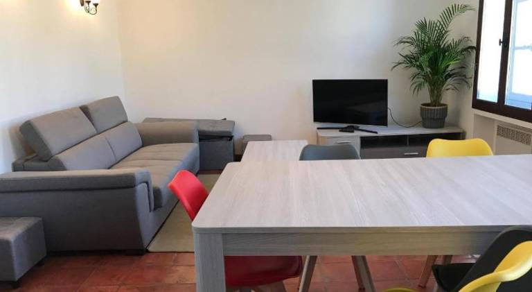 Holiday apartment with 2 rooms for 6 persons in Carcassonne