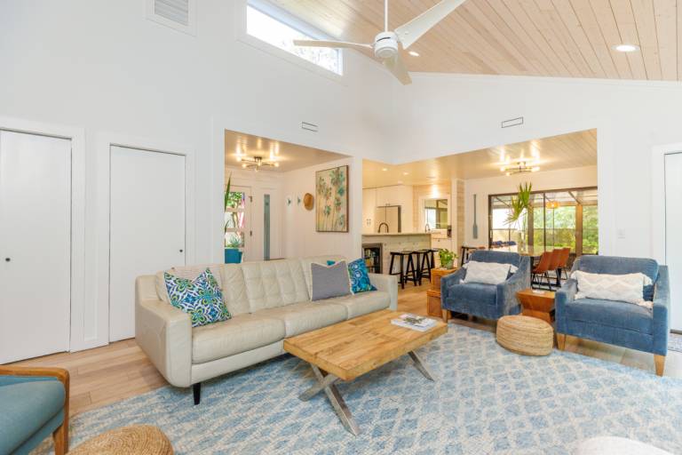 6 Pine Court: Modern Sea Pines Home, Community Pool, Tennis, Free Bikes — photo 4
