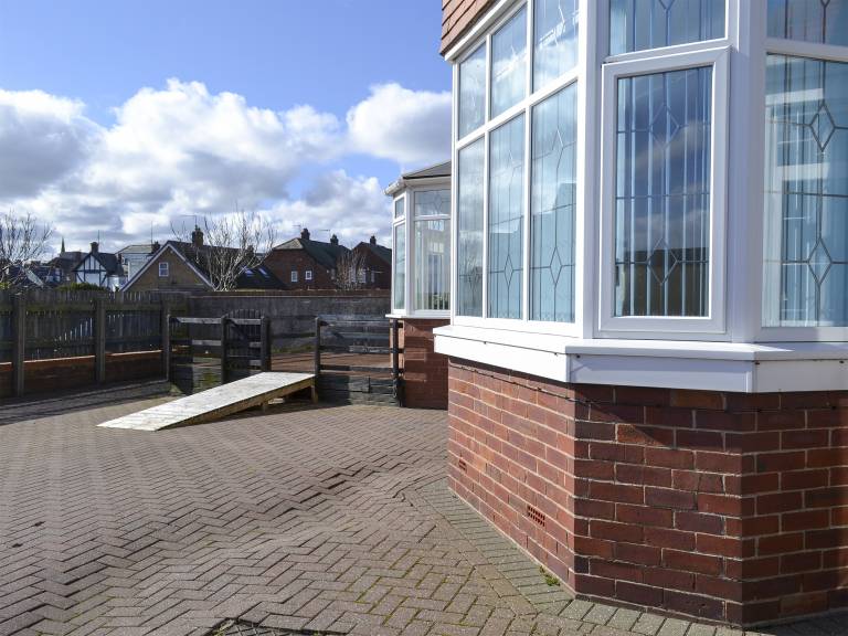 Cottage with garden | Beach view — photo 4