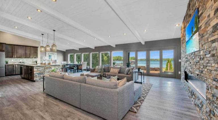 Vacation home with hot tub | Pets allowed — photo 4