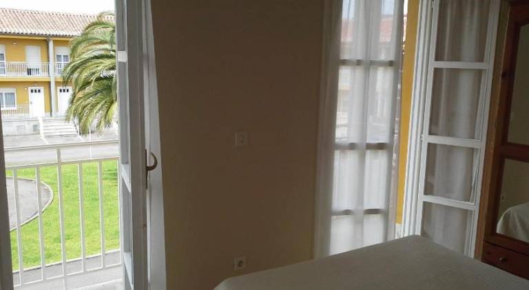 Apartment with garden & patio — photo 3