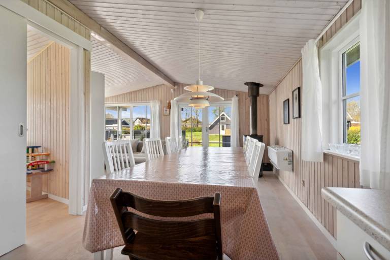 House with garden, terrace & barbecue — photo 5