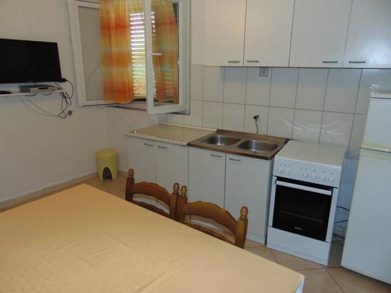 Three bedroom apartment with balcony and sea view Sućuraj, Hvar (A-12887-a) — photo 2
