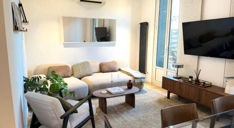 Fully equipped pleasant rental apartment with patio | Pets allowed in Menton