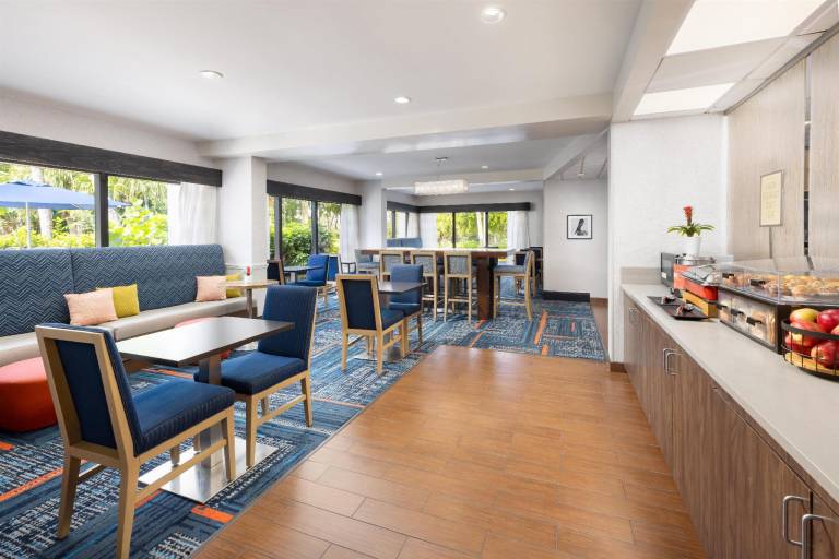 Hampton Inn Naples-Central — photo 3