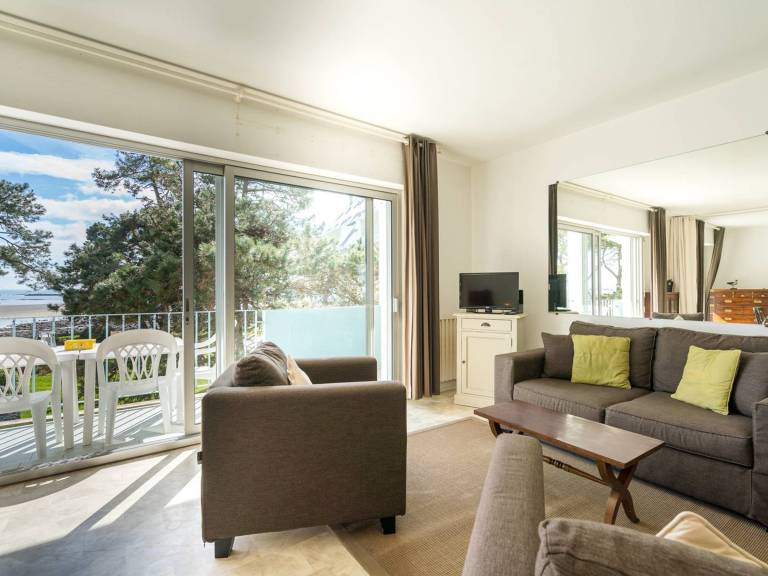 Apartment with 2 rooms for 6 persons — photo 3