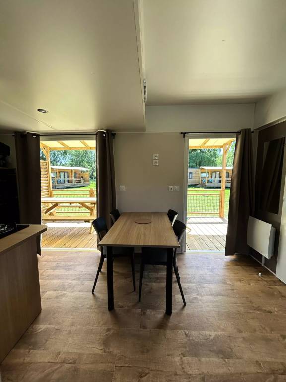 Mobile home with patio — photo 4