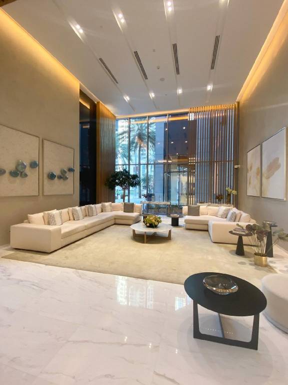 Fully equipped big rental apartment with barbecue, garden & pool | Next to Burj Khalifa | Suitable for remote work | Pets allowed — photo 3