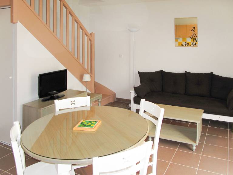 Vacation home with patio, sauna & pool — photo 3