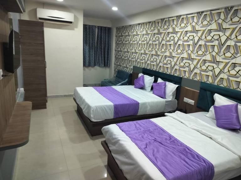 Goroomgo NR Nayan Residency Ahmedabad — photo 2