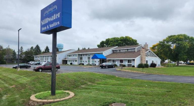 Stillwater Inn & Suites — photo 2