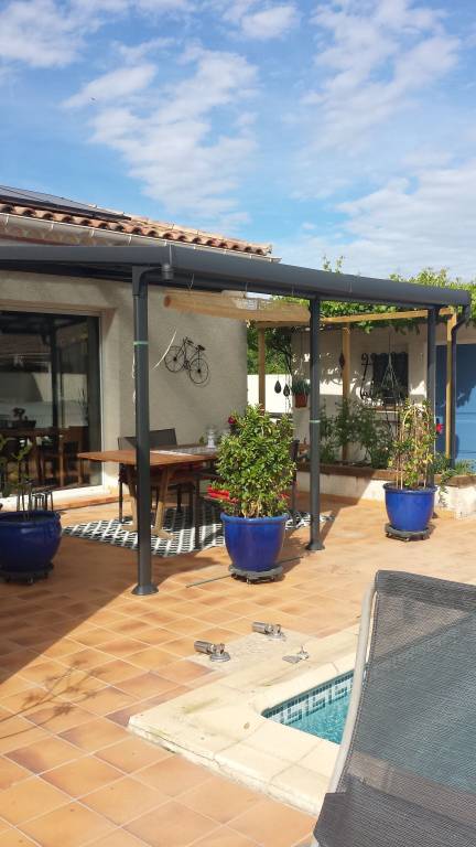 Villa Vias