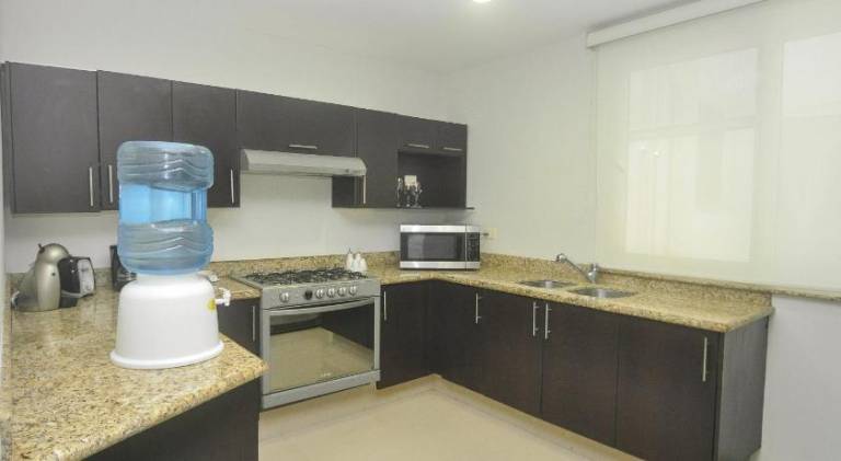 Apartment with pool — photo 4
