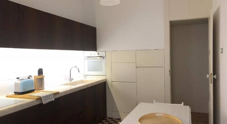 Apartment with patio | Near Monastery of Santa Cruz | Pets allowed — photo 3